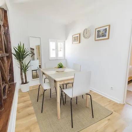 Lovelystay Heart Of Alfama