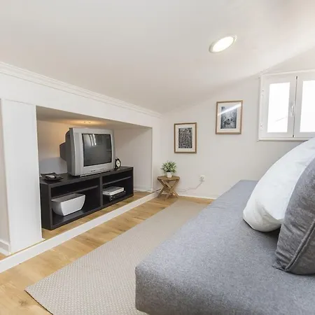 Apartment Lovelystay Heart Of Alfama Lisbon